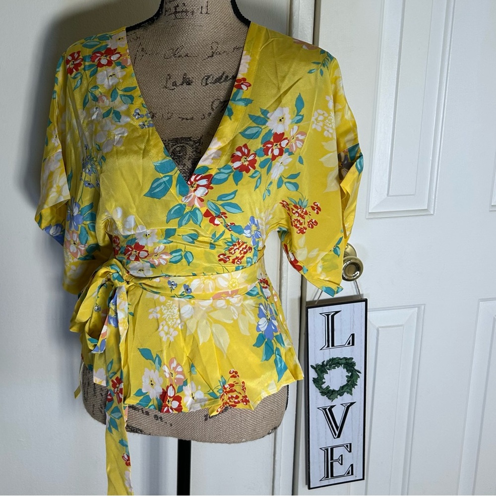 Anthropologie Yumi Kim Happy Days That’s A Wrap Top - Picture 2 of 4